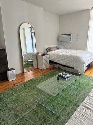 Rented by Bond New York | media 10