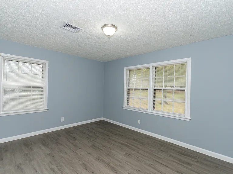 4342 Sunshine Dr — Photo 17