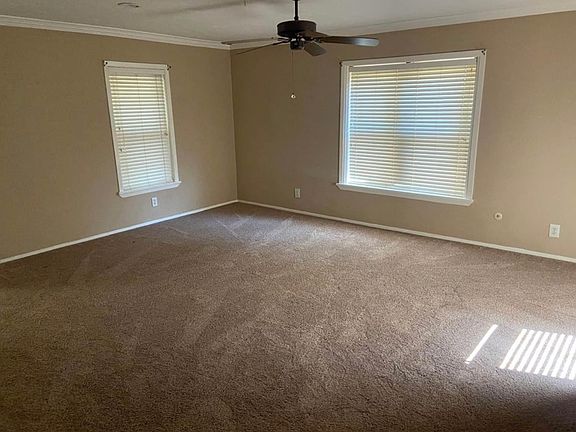 3rd image of 937 Coke Ct