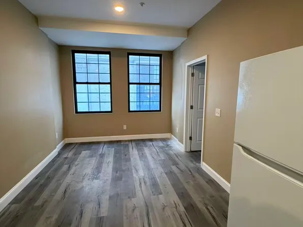 911-13 Race St #1, Philadelphia, PA 19107