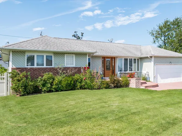 800 Mayer Drive, Wantagh, NY 11793