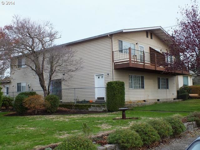 2nd image of 2622 E 6th St