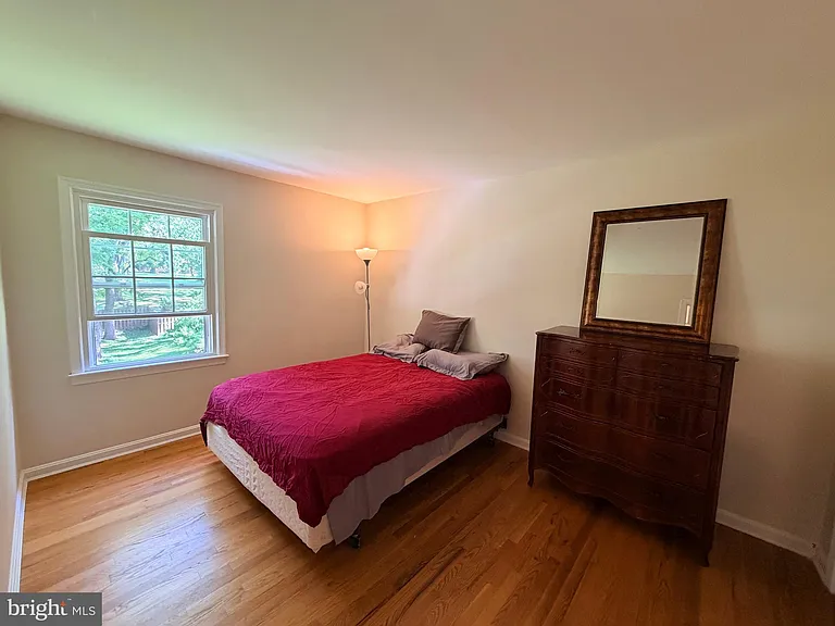 10802 Hunt Club Rd — Photo 30