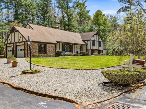 19 Debra Rd, Pembroke, MA 02359
