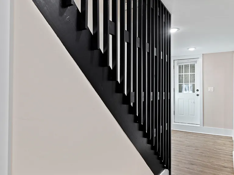52 Q St NE #1 — Photo 8