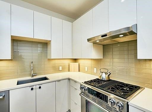 4th image of 32 Traveler St Unit 202