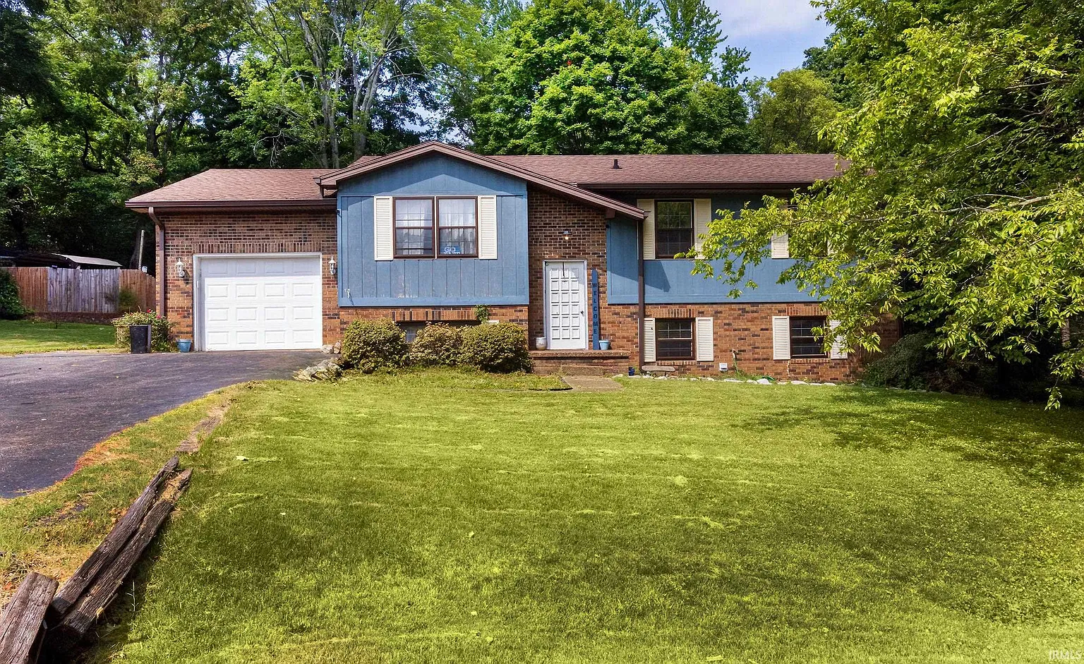 2417 Trail Dr photo 1