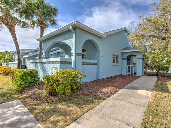 1692 SE Green Acres Circle #Ff-104, Port St Lucie, FL 34952