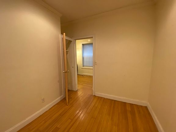 3rd image of 552 Lincoln Pl #1B