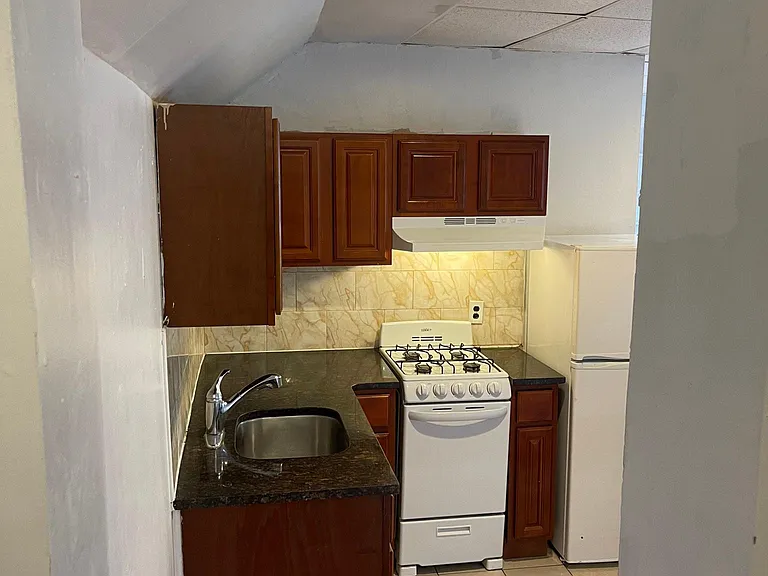 512 S 41st St #8 — Photo 18