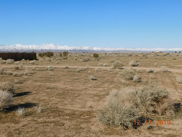 Quiet Neighborhood with unobstructed views to the Sierra Nevada mountain range.