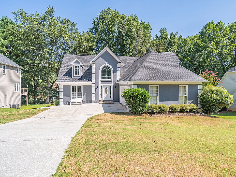 1st image of 1321 Yorktown Cir