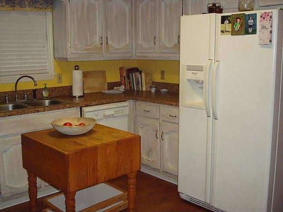 4th image of 121 Oak Hill Dr
