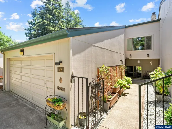 598 Salem Heights Ave S, Salem, OR 97302