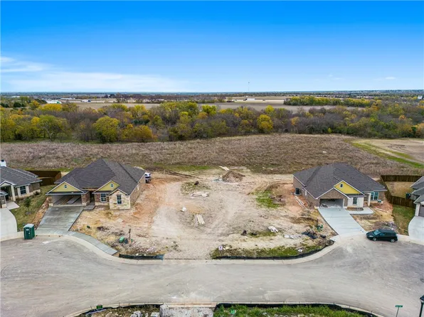 329 Flora Lee St, Hewitt, TX 76643