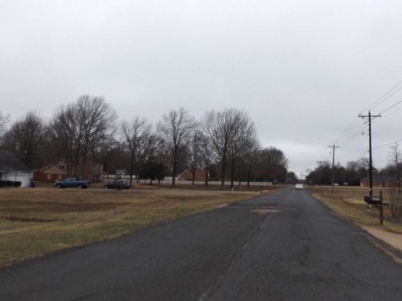 4th image of 4700 Douglas Dr