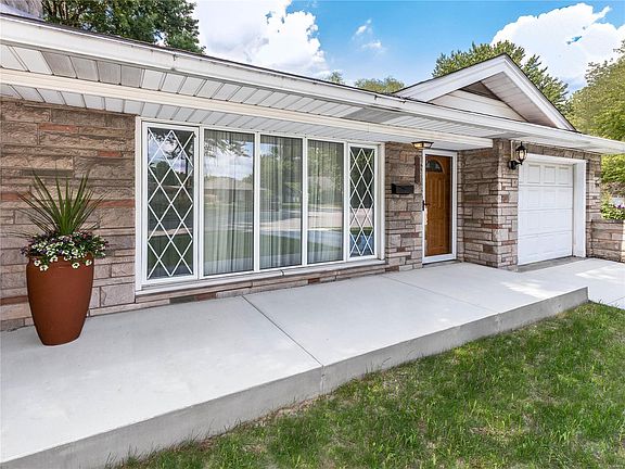 4th image of 1603 Lindell Blvd