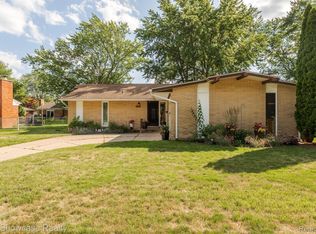 36085 Summers St, Livonia, MI 48154