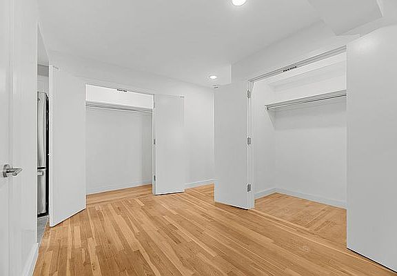 3rd image of 200 E 17th St APT 4C
