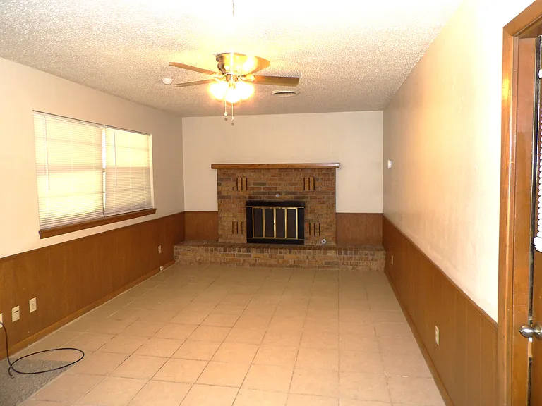 1610 NW Black Mesa Dr — Photo 3