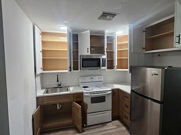2nd image of 1135 SW Spruce St #1135
