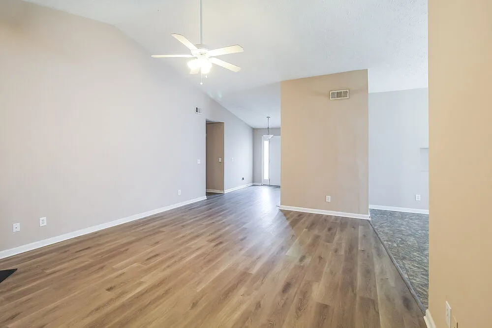 3 bed, 2.0 bath, 2168 sqft, $3,080 — Photo 4