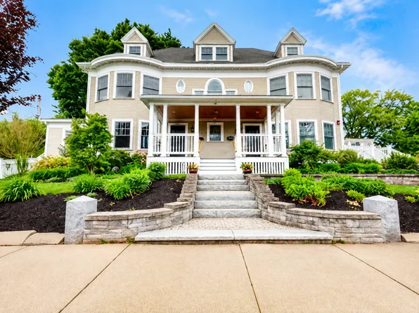 2 Benton Rd #1, Somerville, MA 02143
