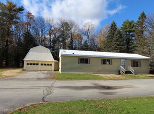 15 Village St, Poland, ME 04274