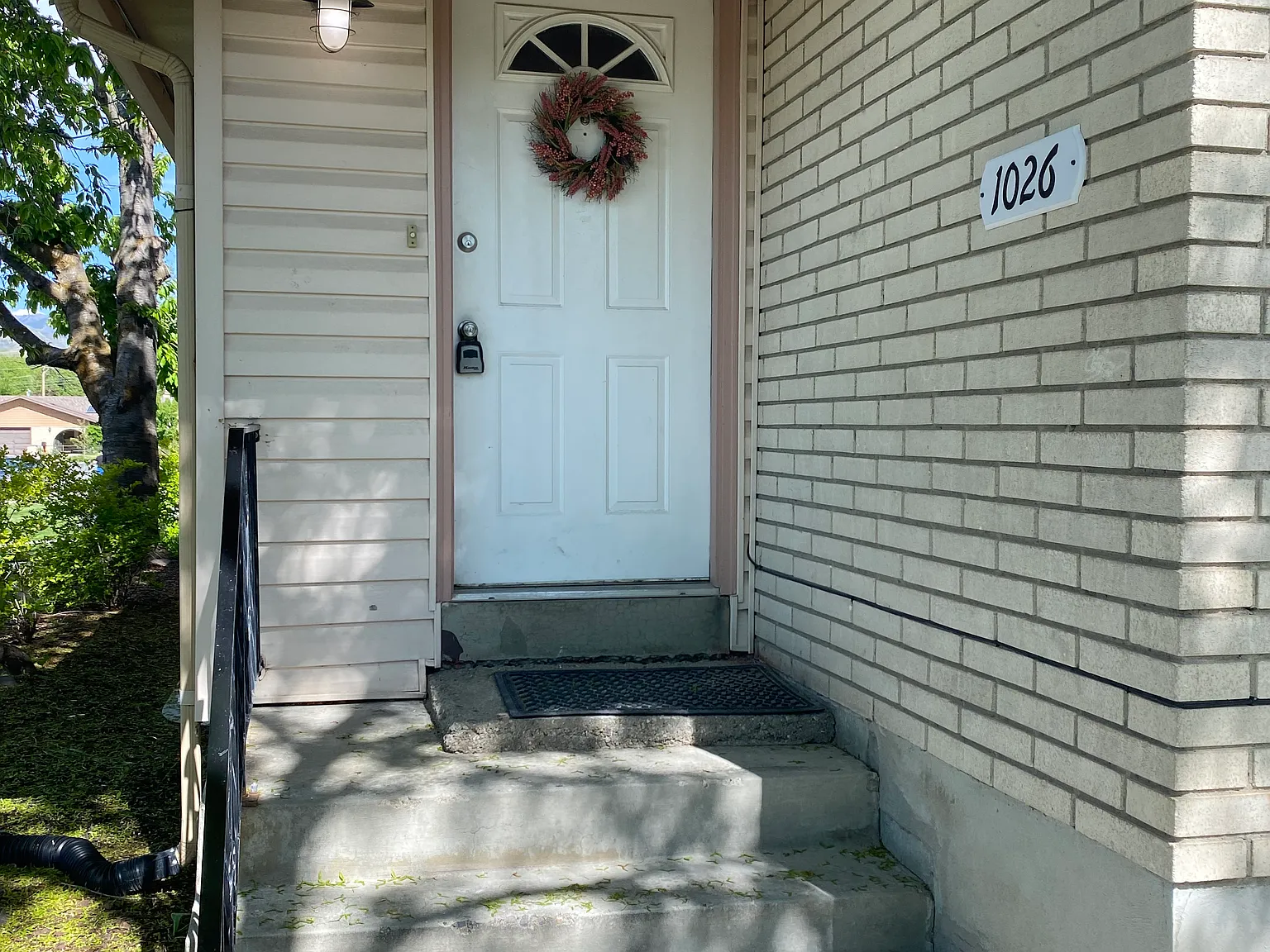 4 bed, 2.0 bath, 1770 sqft, $2,600 — Photo 2
