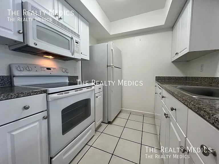 6061 Windhover Dr #10 — Photo 5