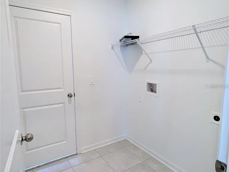 565 Reggie Rd — Photo 1