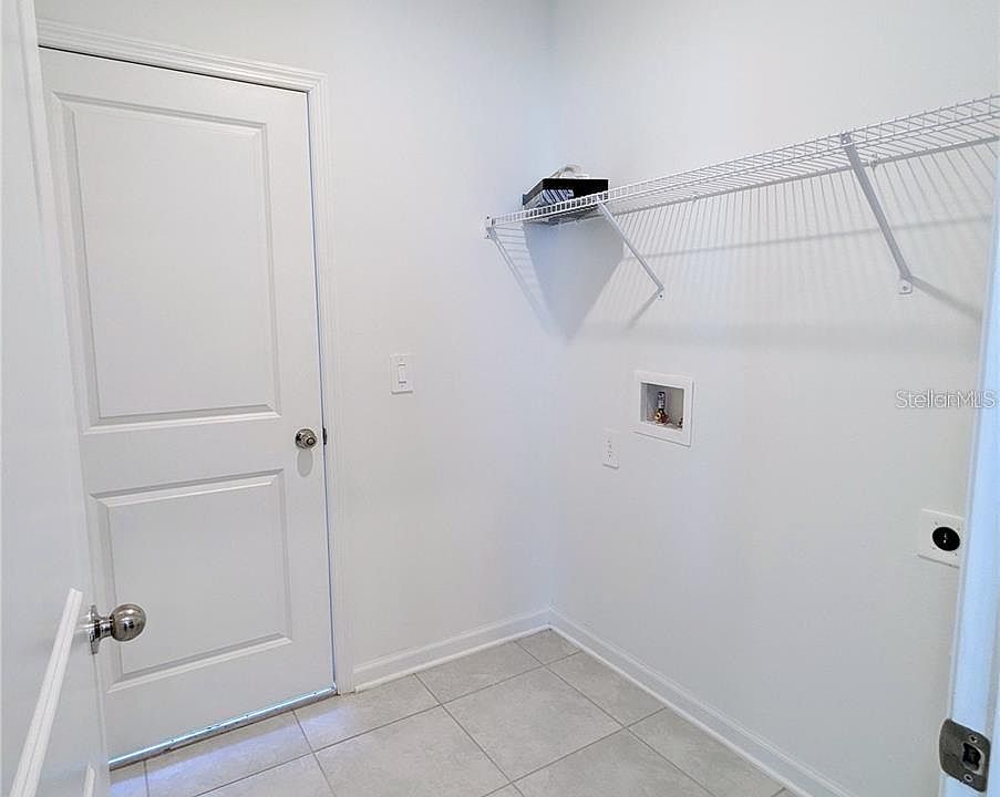 1st image of 565 Reggie Rd