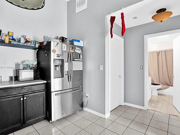 4th image of 9167 NW 113th St