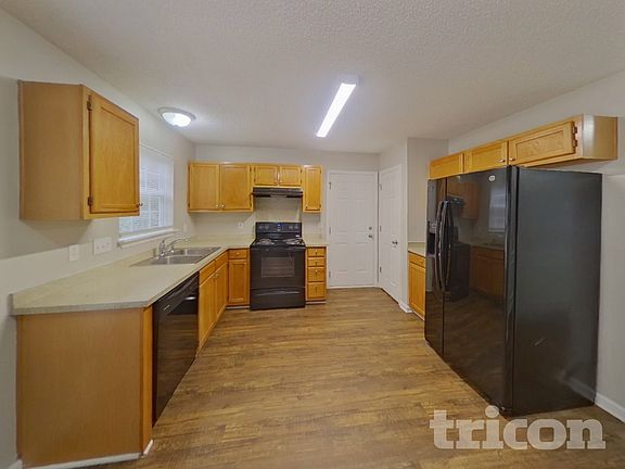 4th image of 13113 Woodland Farm Dr