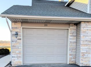 931 Penny Ln #931, Sycamore, IL 60178