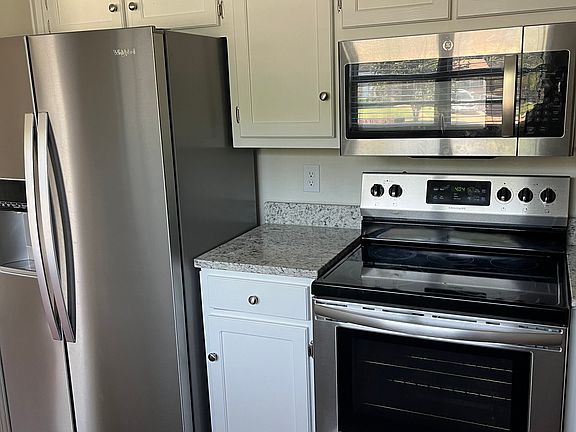 2nd image of 225 22nd St N #225