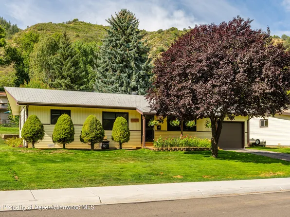 1105 Riverview Dr, Glenwood Springs, CO 81601