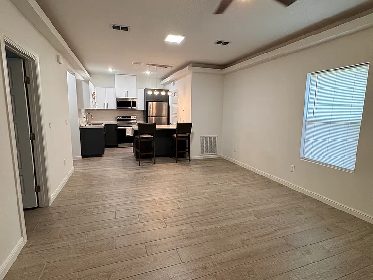 901 Yuma Ave #100 — Photo 2