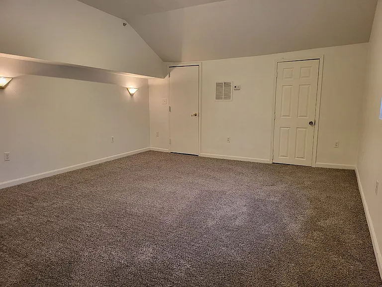 126 E Main St — Photo 5