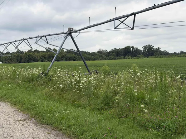 4415 N County Line Rd, Grovertown, IN 46531
