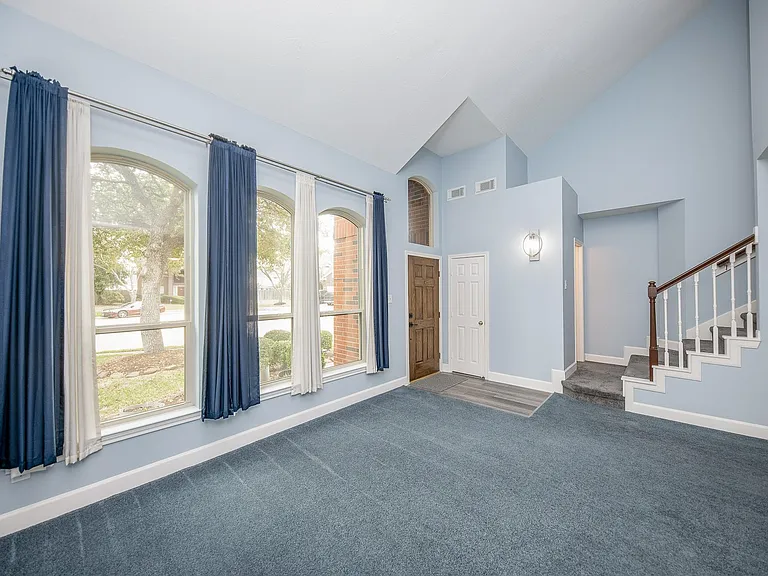 206 Cheswick Cir — Photo 5