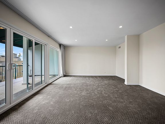 3rd image of 8558 Holloway Dr APT 305A