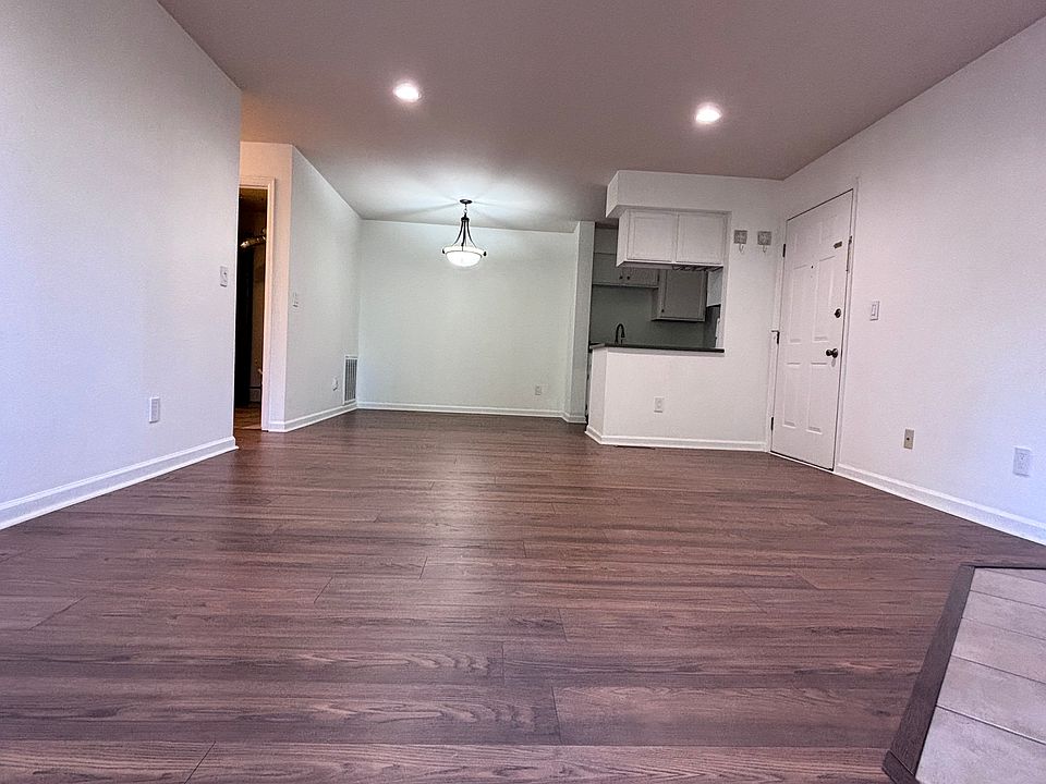 open floor plan - view from balcony
