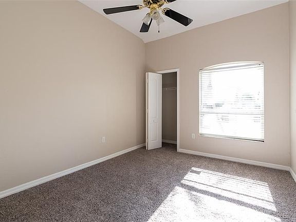 4th image of 2203 Eagle Bluff Dr