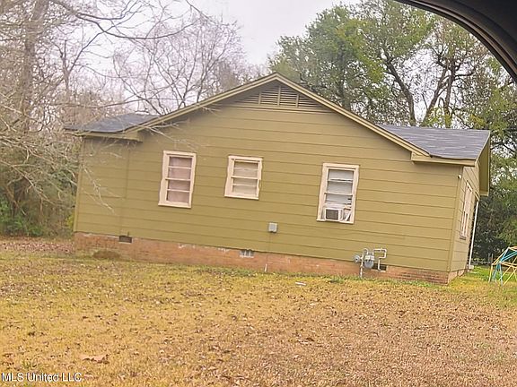 2nd image of 401 Brooklyn Dr