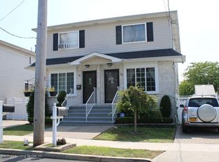 76 Vulcan St, Staten Island, NY 10305