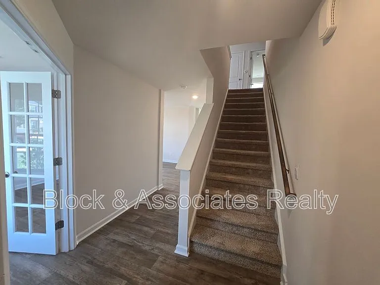 310 Beresford Way — Photo 8
