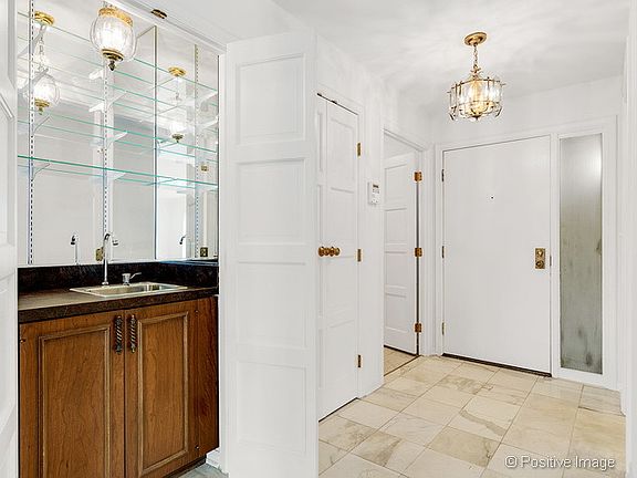 5th image of 5 Oak Brook Club Dr APT P2s