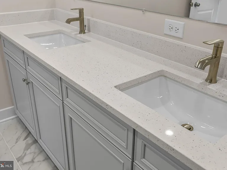 1705 Water Crossing Rd — Photo 23