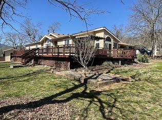 773 Rock Creek Rd, Gold Hill, OR 97525